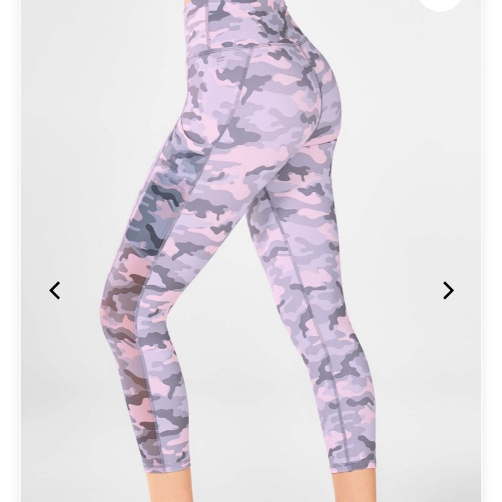 Fabletics pink camo leggings ! 💖💖
